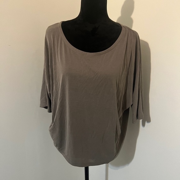 Old Navy top size M NWT - Picture 1 of 3